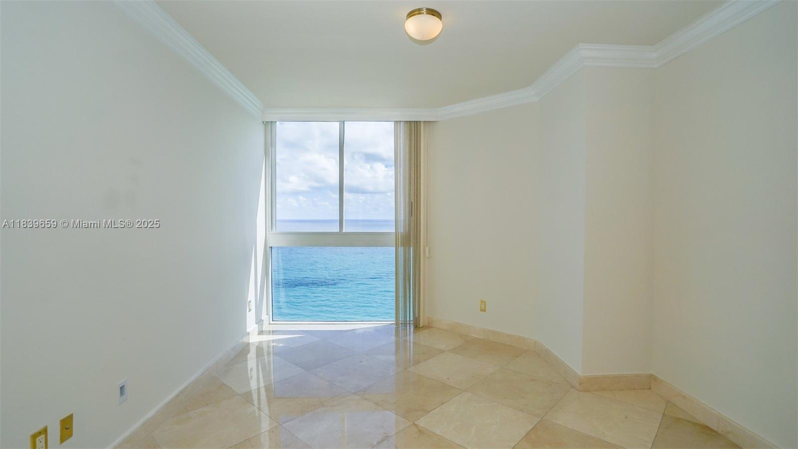 4779 Collins Ave #2901, Miami Beach FL 33140