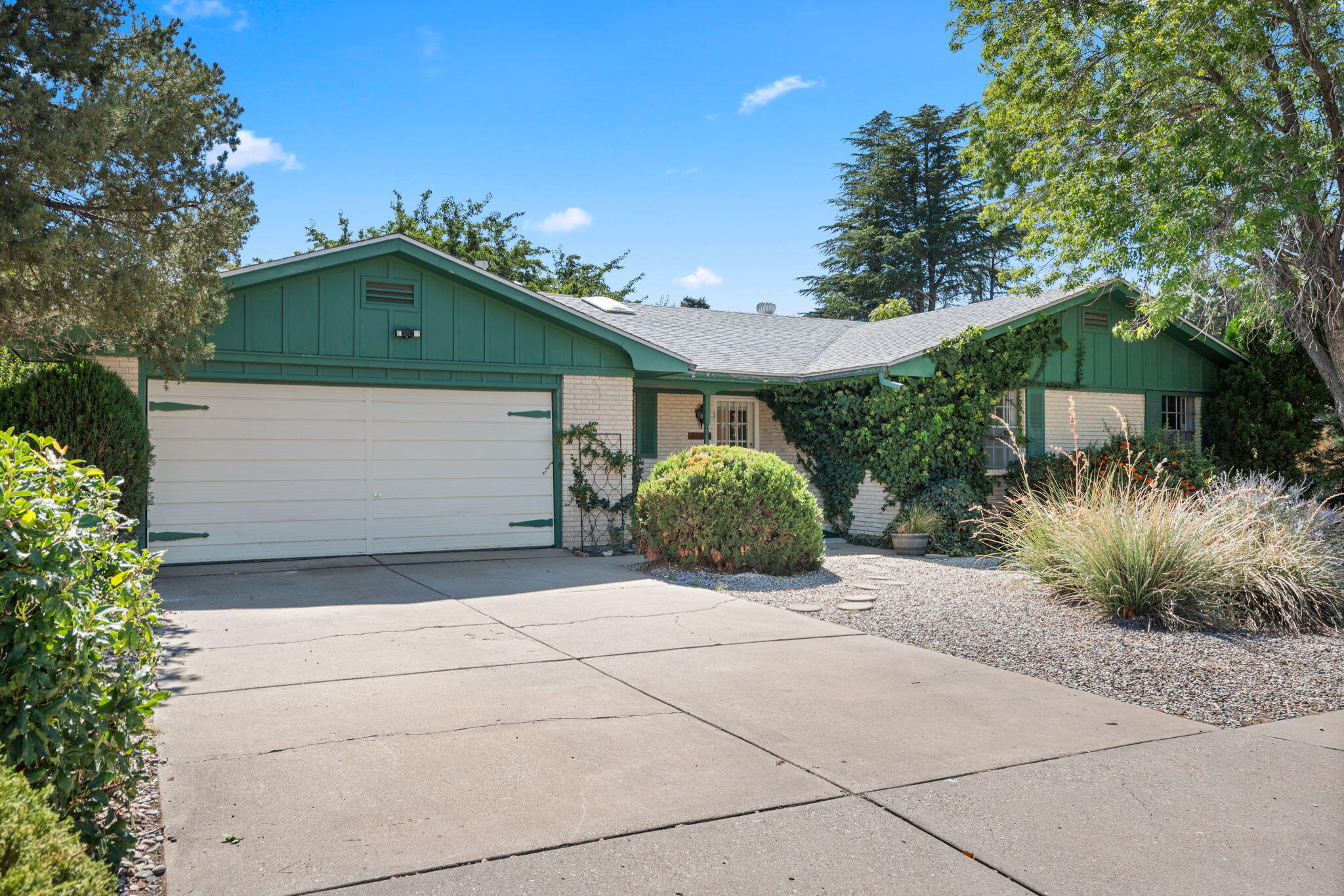 7900 PALO DURO Avenue NE 