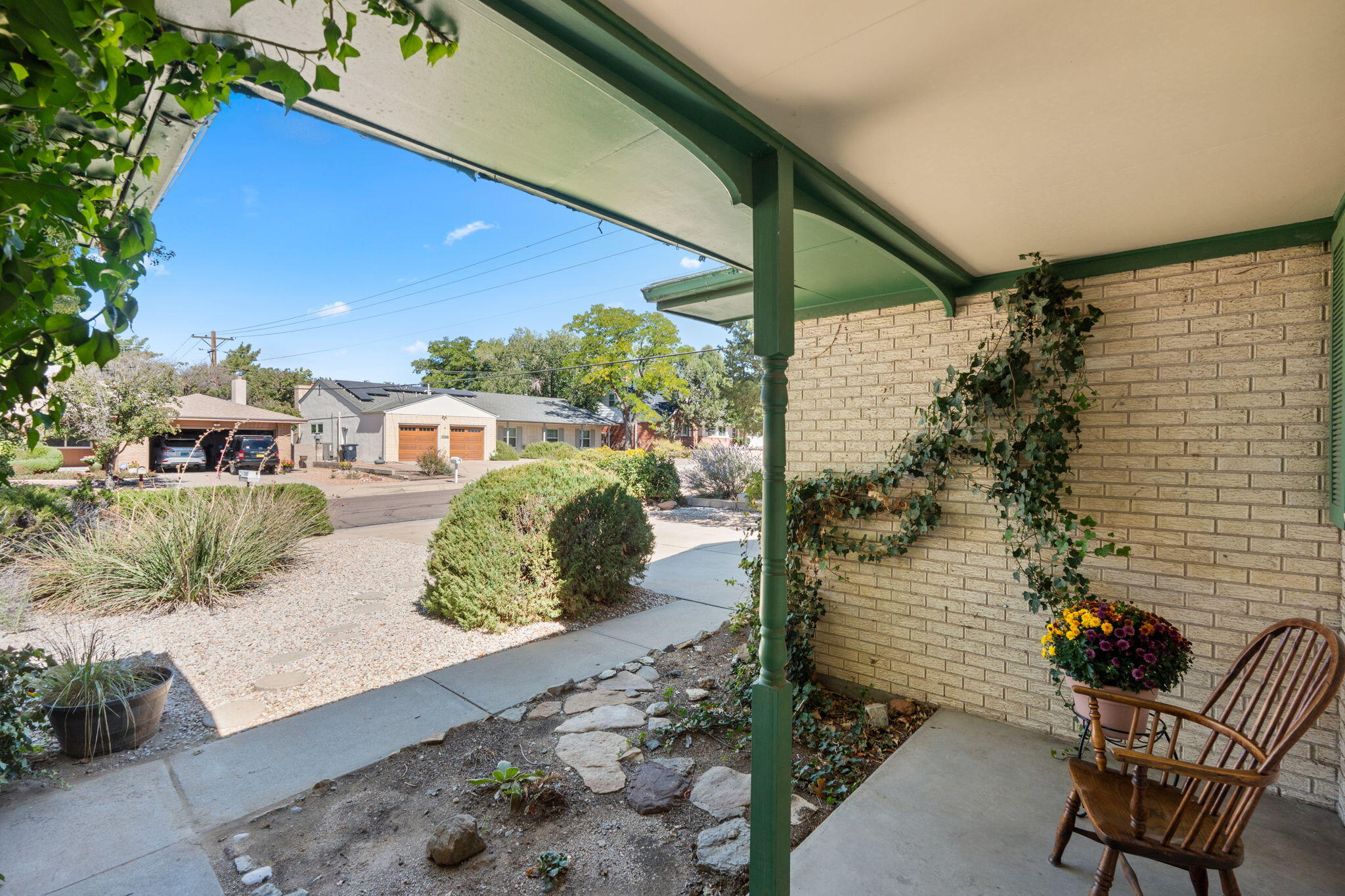 7900 PALO DURO Avenue NE 