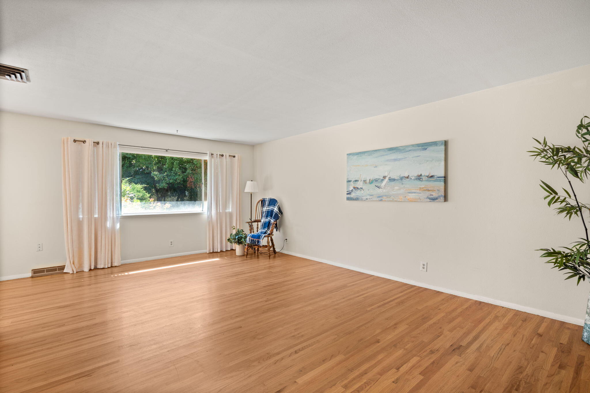 7900 PALO DURO Avenue NE 