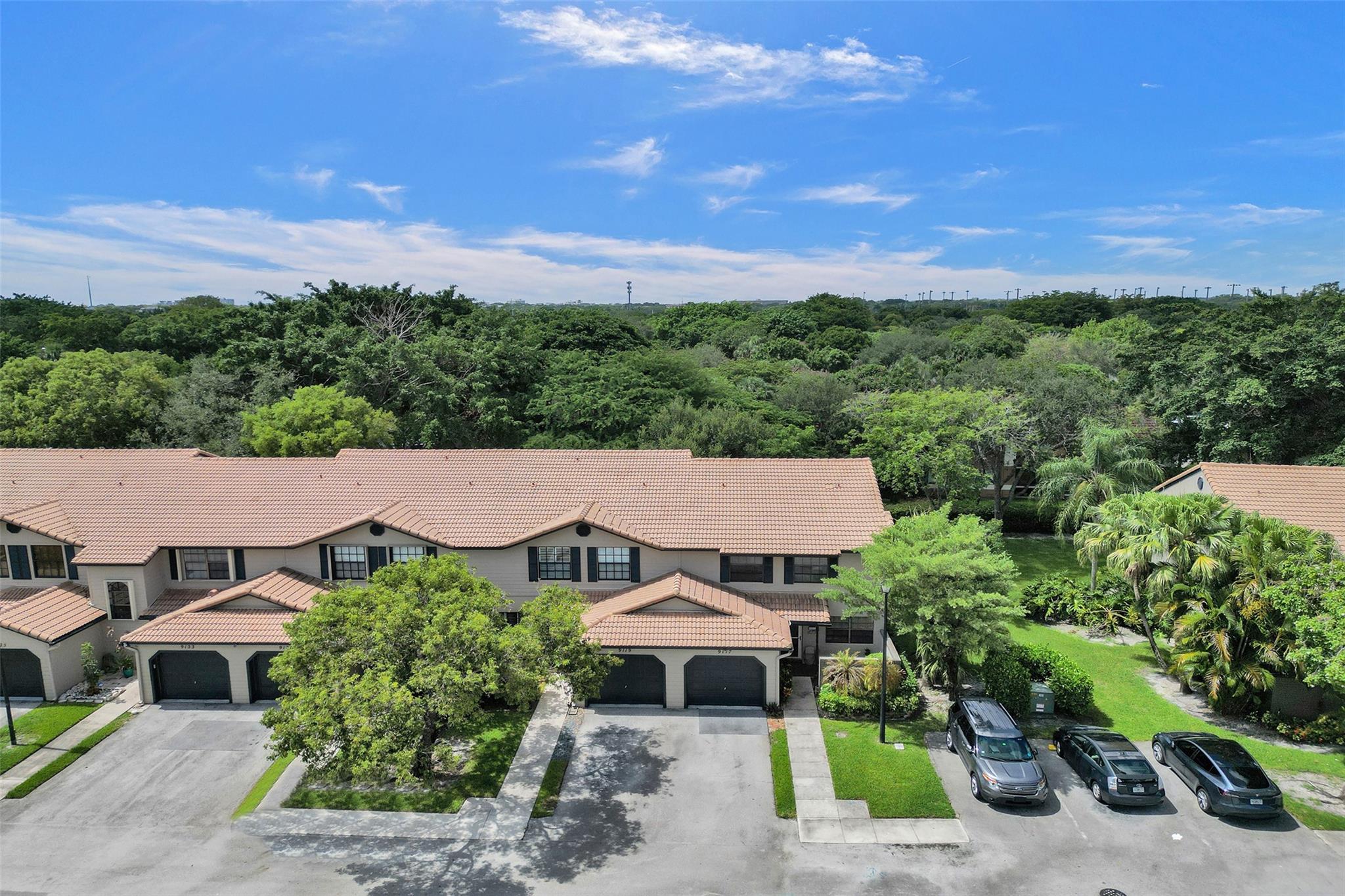 9117 Vineyard Lake Dr Plantation FL 33324 | F10514308