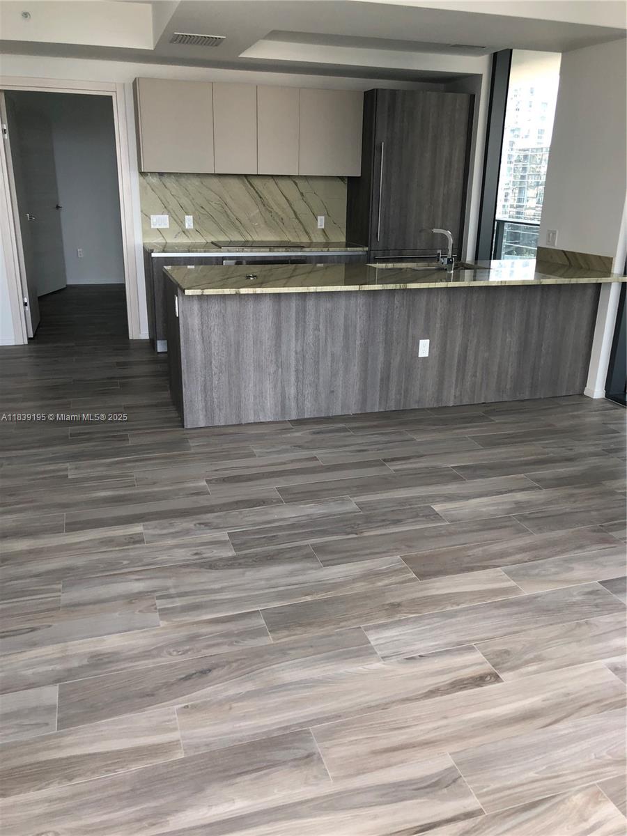 801 S Miami Ave #1705, Miami FL 33131