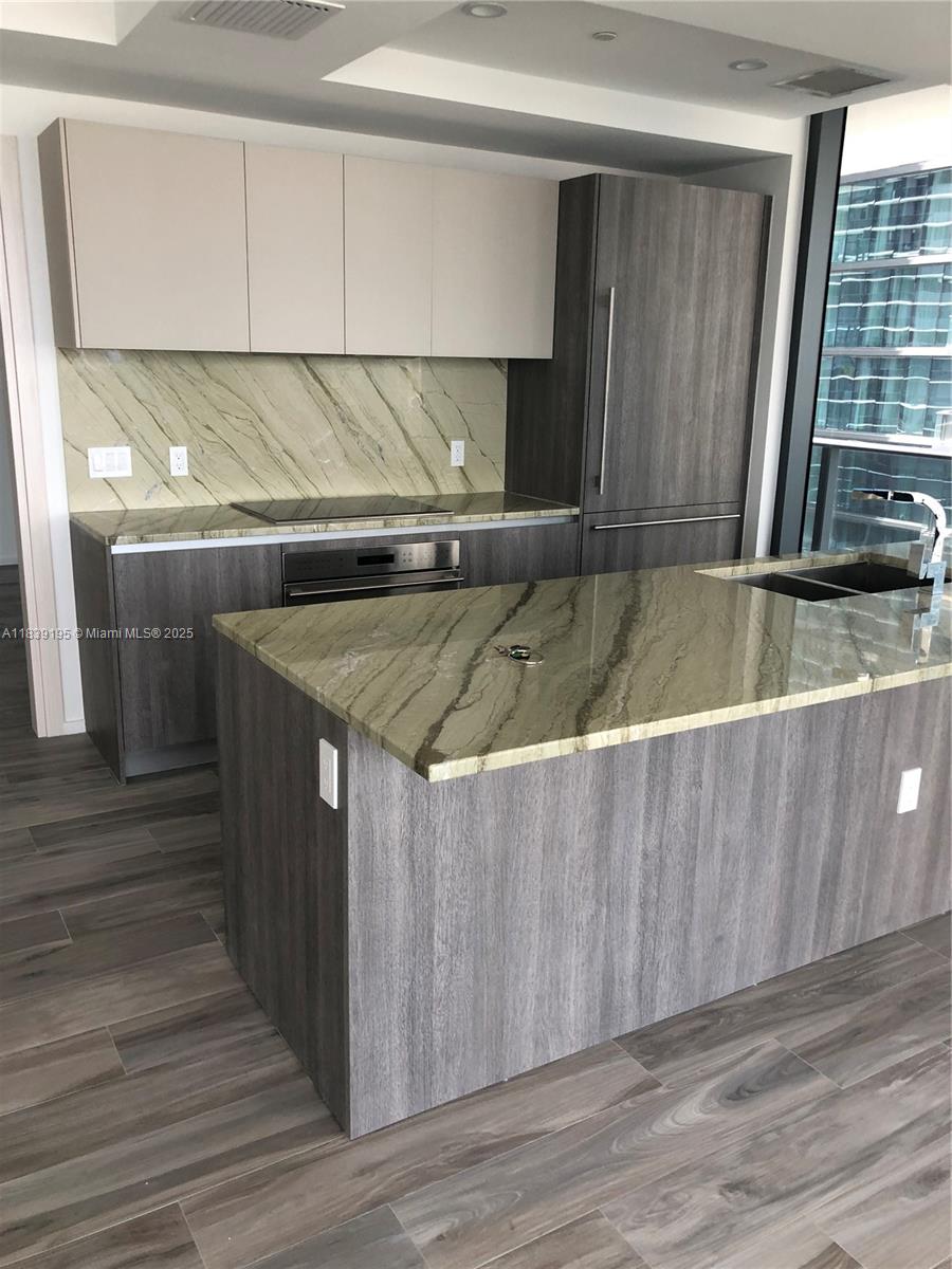 801 S Miami Ave #1705, Miami FL 33131