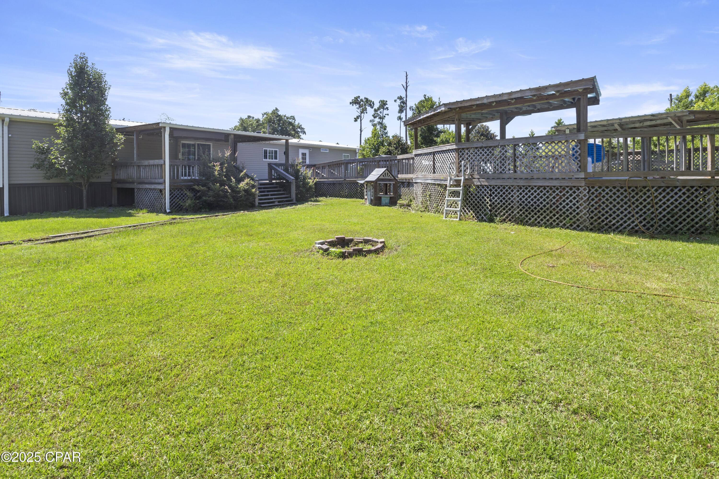 17929 Center Drive, Fountain, Florida image 3