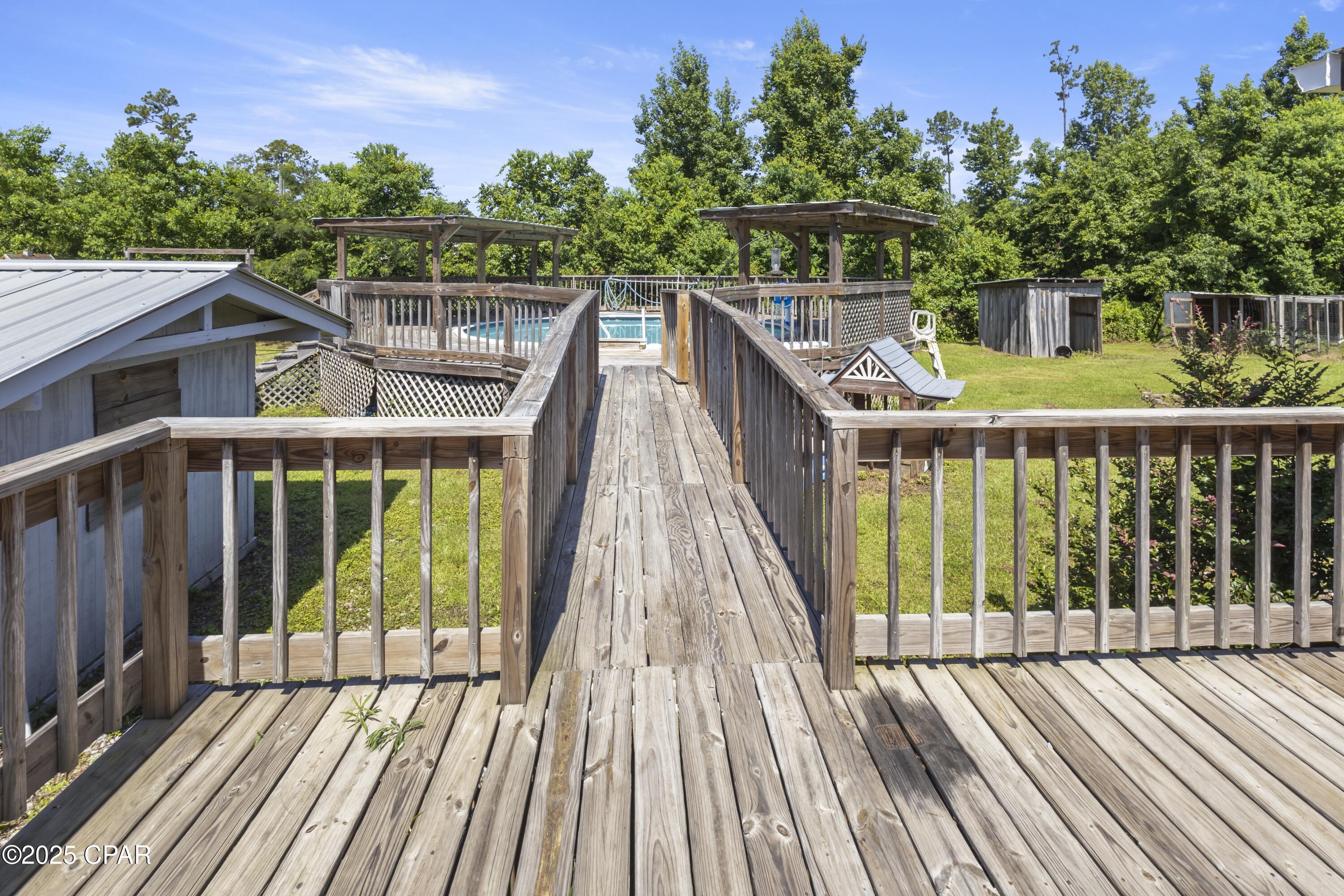 17929 Center Drive, Fountain, Florida image 9