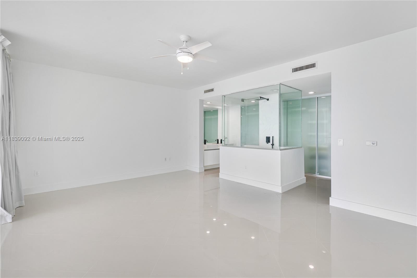 1040 Biscayne Blvd #4003, Miami FL 33132
