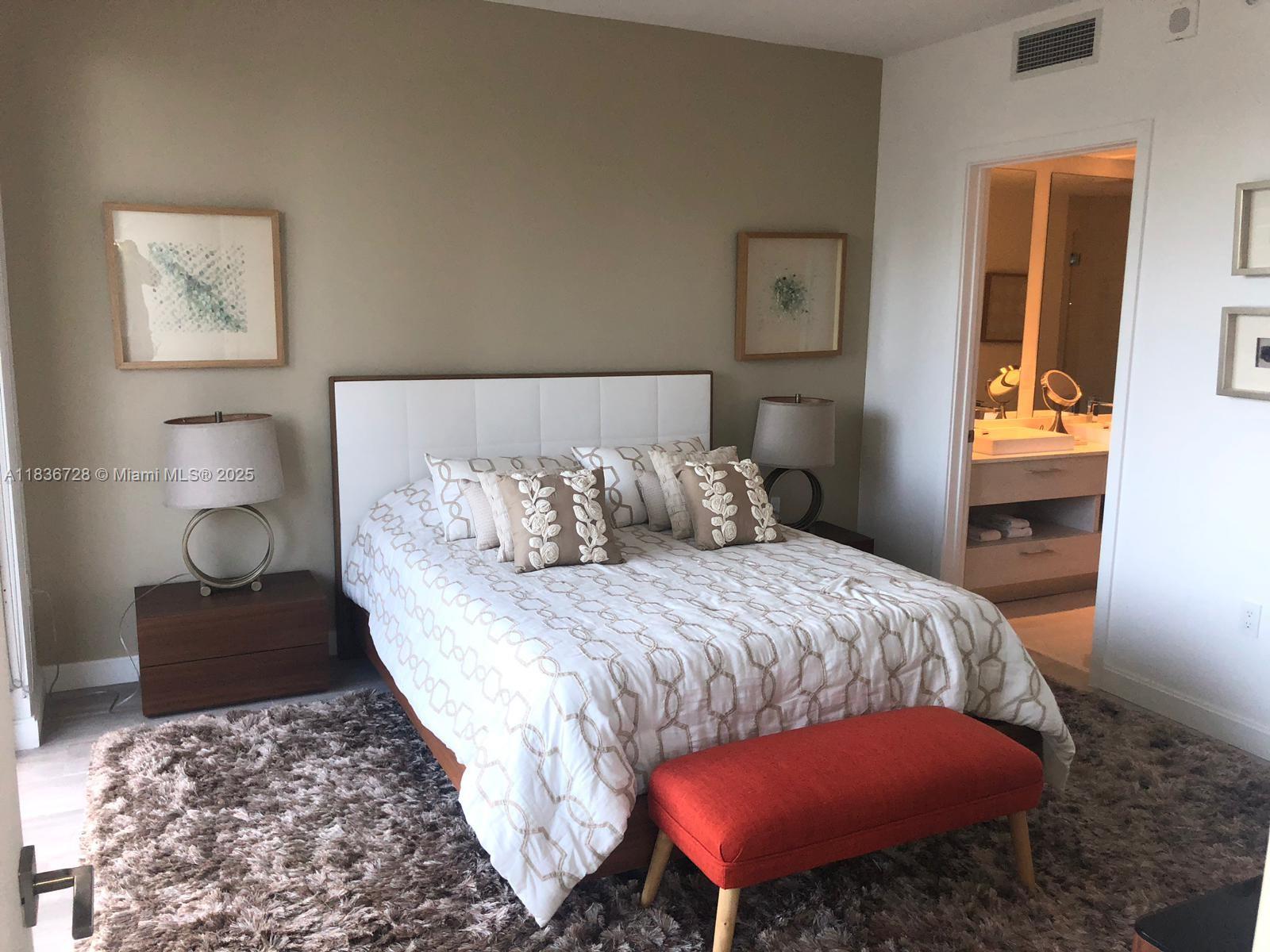 55 SW 9th St #3503, Miami FL 33130