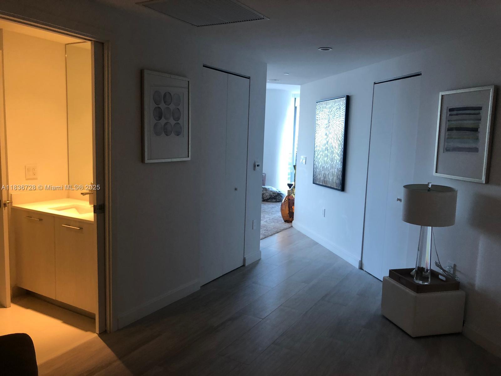 55 SW 9th St #3503, Miami FL 33130