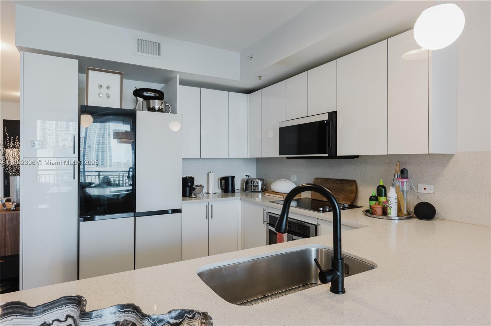 999 SW 1st Ave #2002, Miami FL 33130