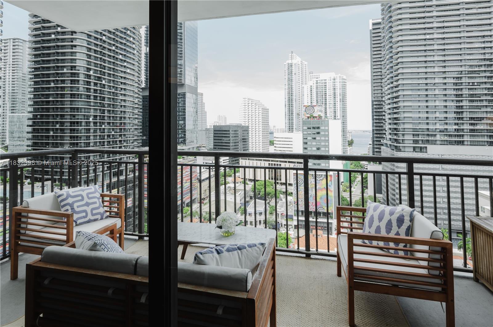 999 SW 1st Ave #2002, Miami FL 33130