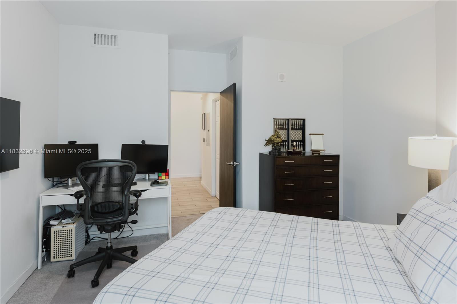 999 SW 1st Ave #2002, Miami FL 33130