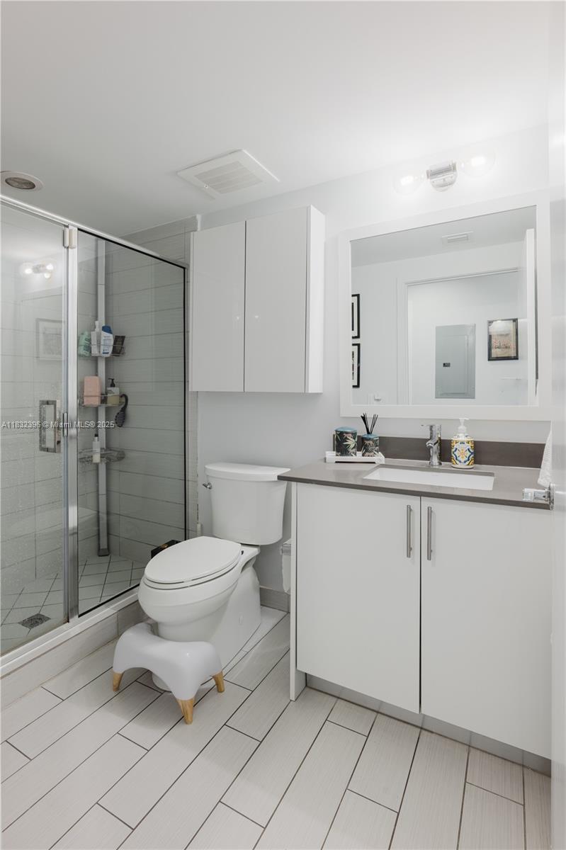 999 SW 1st Ave #2002, Miami FL 33130