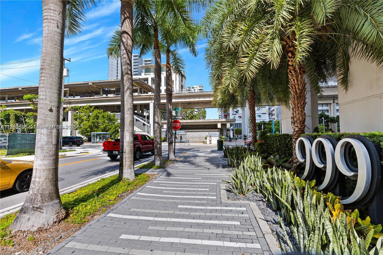 999 SW 1st Ave #2002, Miami FL 33130