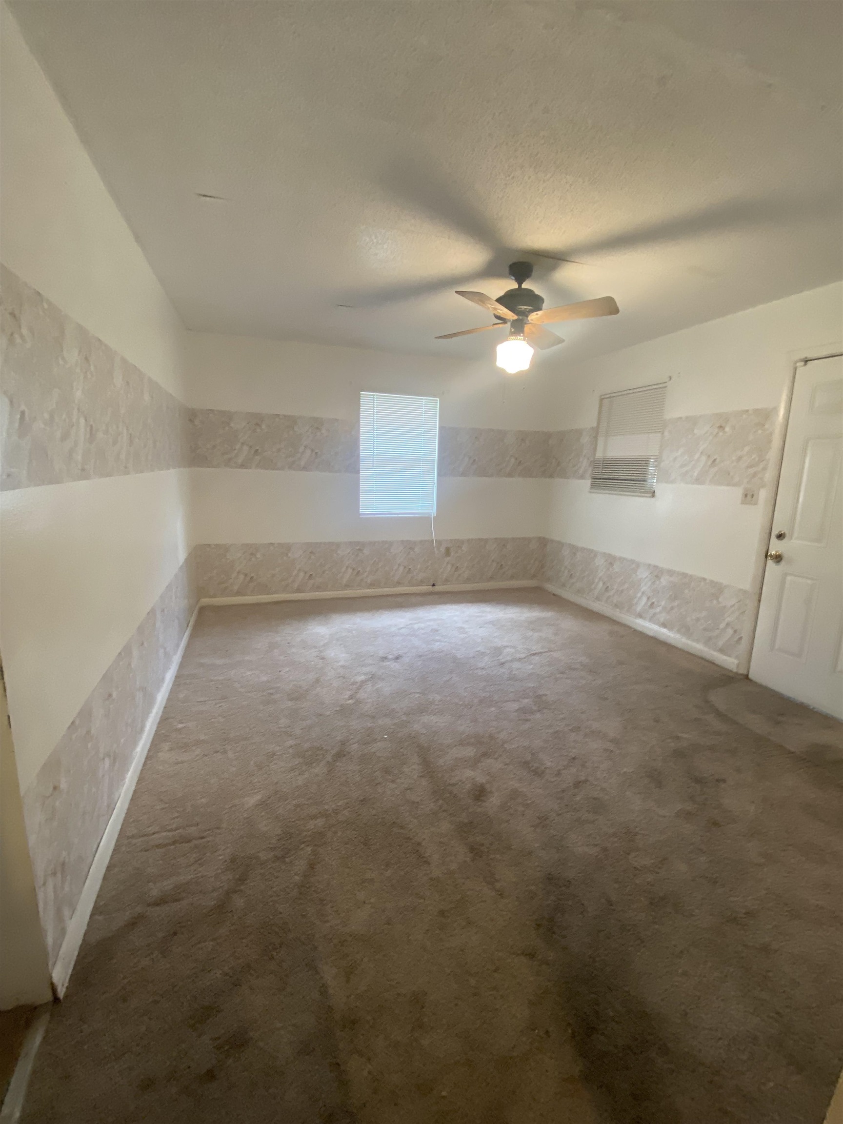 207 SE Thompkins Avenue, Madison, Florida image 6