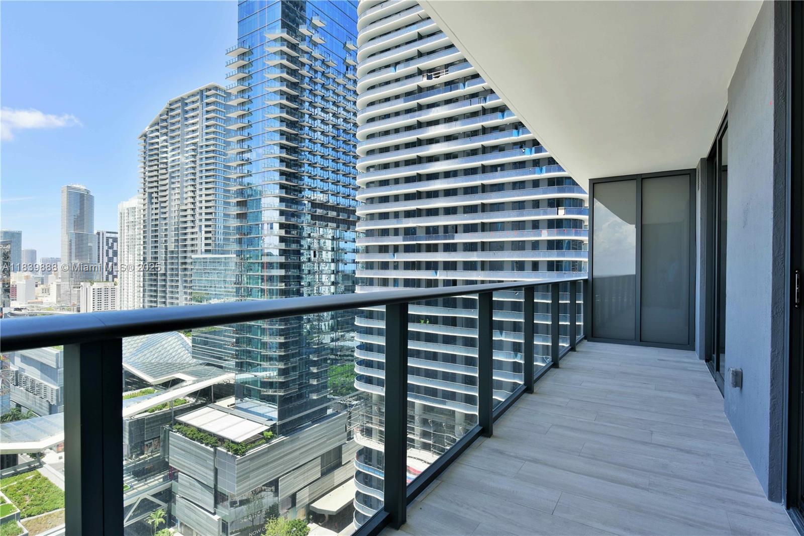 45 SW 9th St #2009, Miami FL 33130