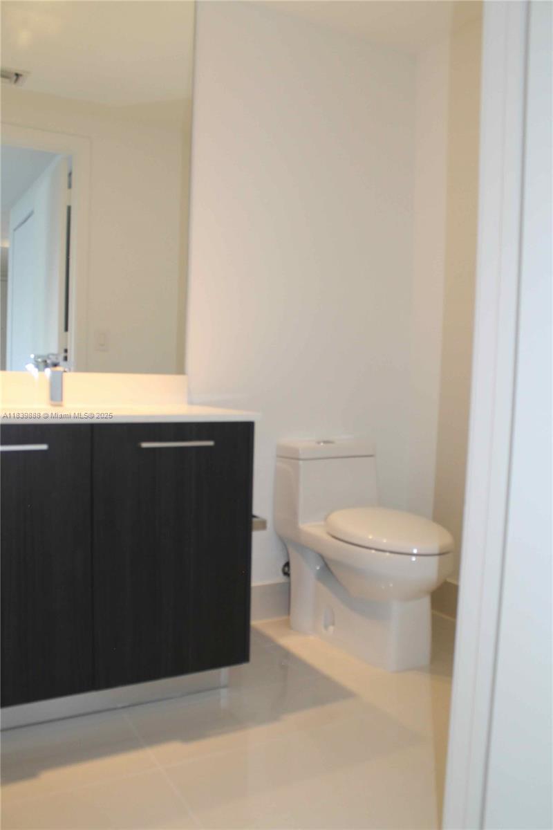 45 SW 9th St #2009, Miami FL 33130