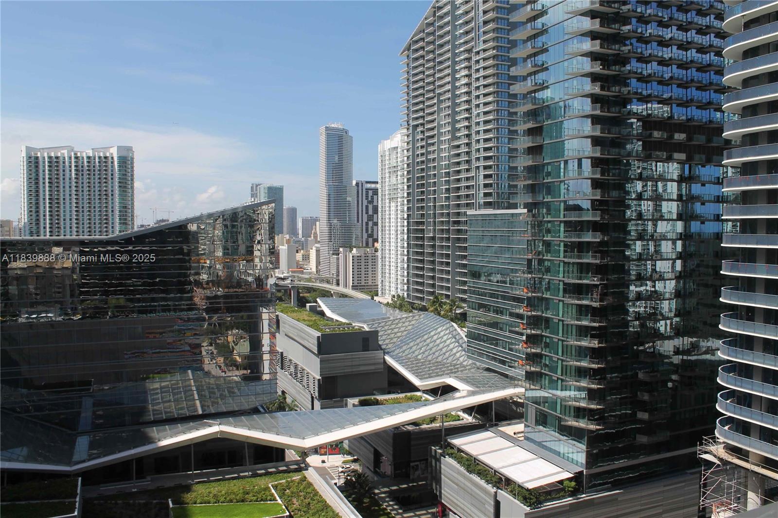 45 SW 9th St #2009, Miami FL 33130