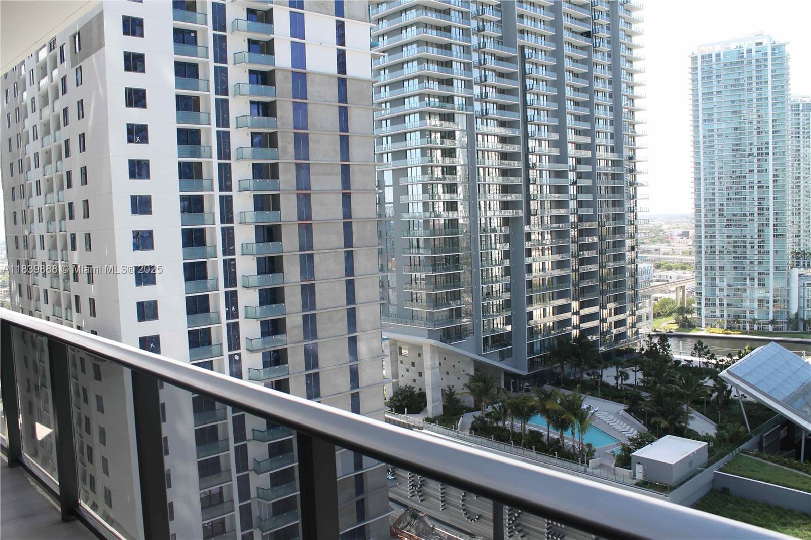 45 SW 9th St #2009, Miami FL 33130