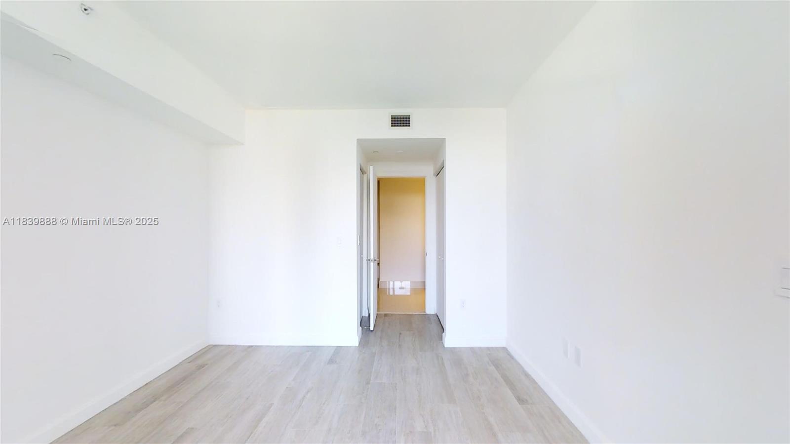 45 SW 9th St #2009, Miami FL 33130