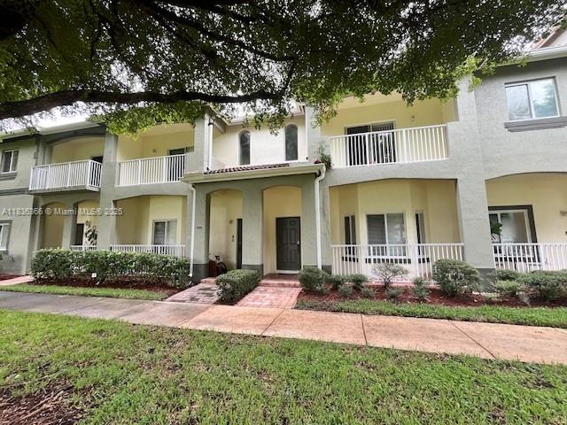 SPACIOUS 2 BR / 2.5 BA TOWNHHOME W/ GARAGE IN DESIRABLE KEYS GATE COMMUNITY.  OFFERS BRAND-NEW STAINLESS STEEL APPLIANCES, A LARGE GREAT ROOM FOR DINING & LIVING, LAUNDRY ROOM, OVERSIZED MASTER SUITE AND BALCONY OFF 2ND BEDROOM. RENT INCLUDES CABLE, INTERNET, AND SECURITY. FAST APPROVAL PROCESS.