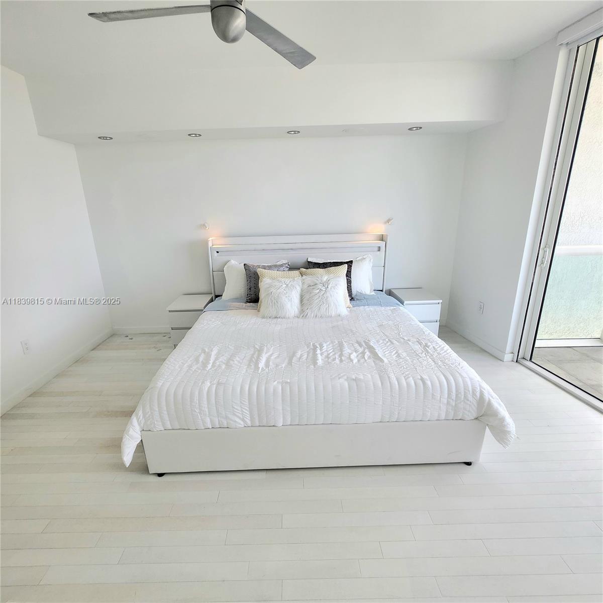 450 Alton Rd #1606, Miami Beach FL 33139