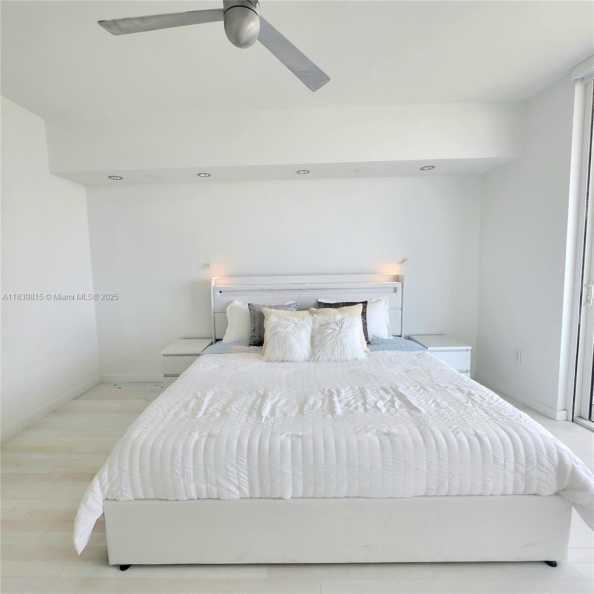 450 Alton Rd #1606, Miami Beach FL 33139