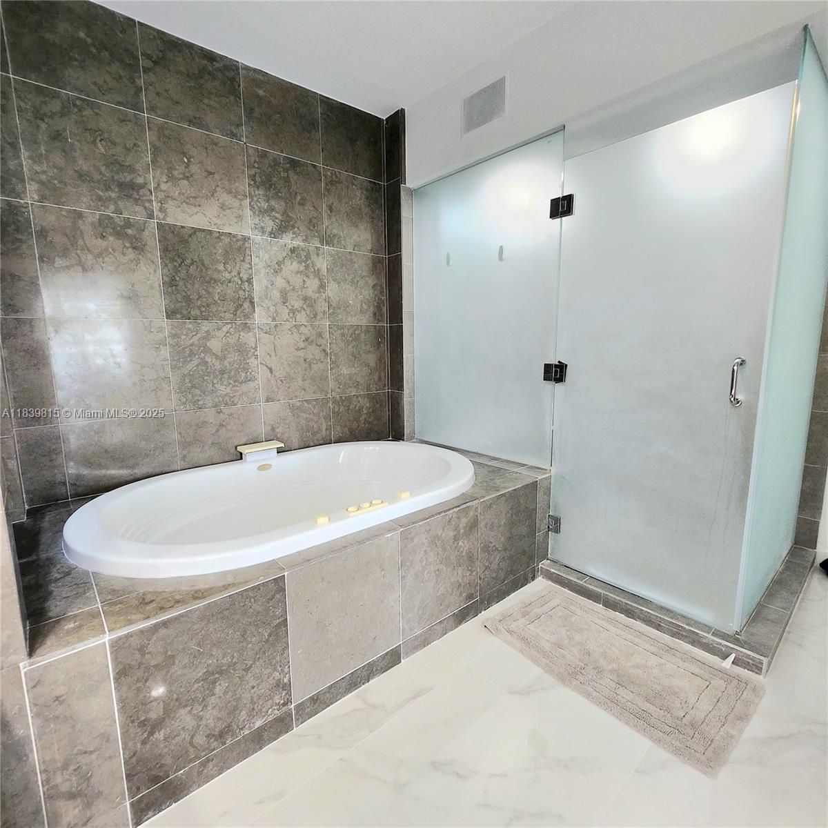 450 Alton Rd #1606, Miami Beach FL 33139