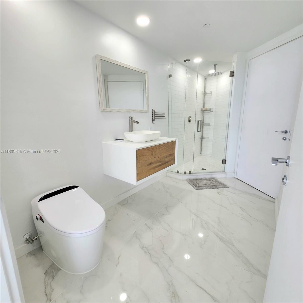 450 Alton Rd #1606, Miami Beach FL 33139