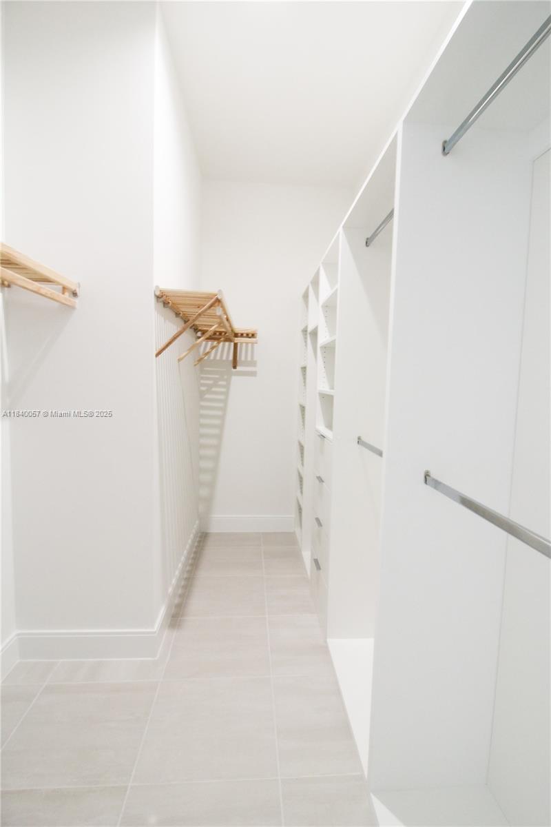 8074 NW 43rd St, Doral, Florida image 14