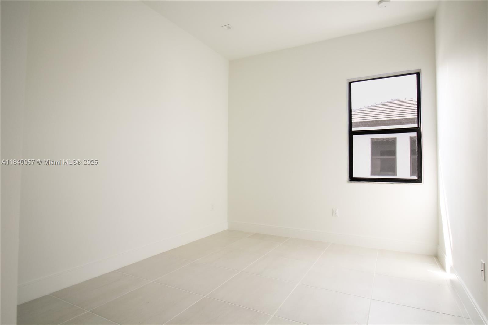 8074 NW 43rd St, Doral, Florida image 16