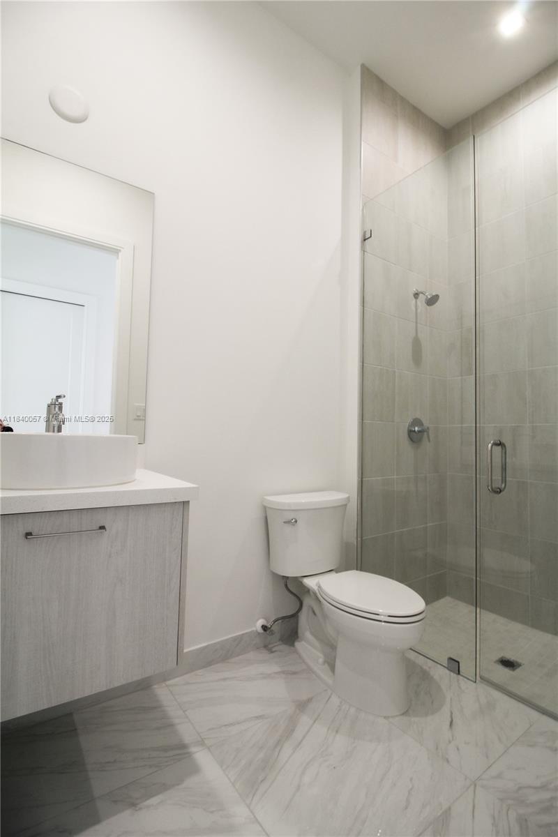 8074 NW 43rd St, Doral, Florida image 5