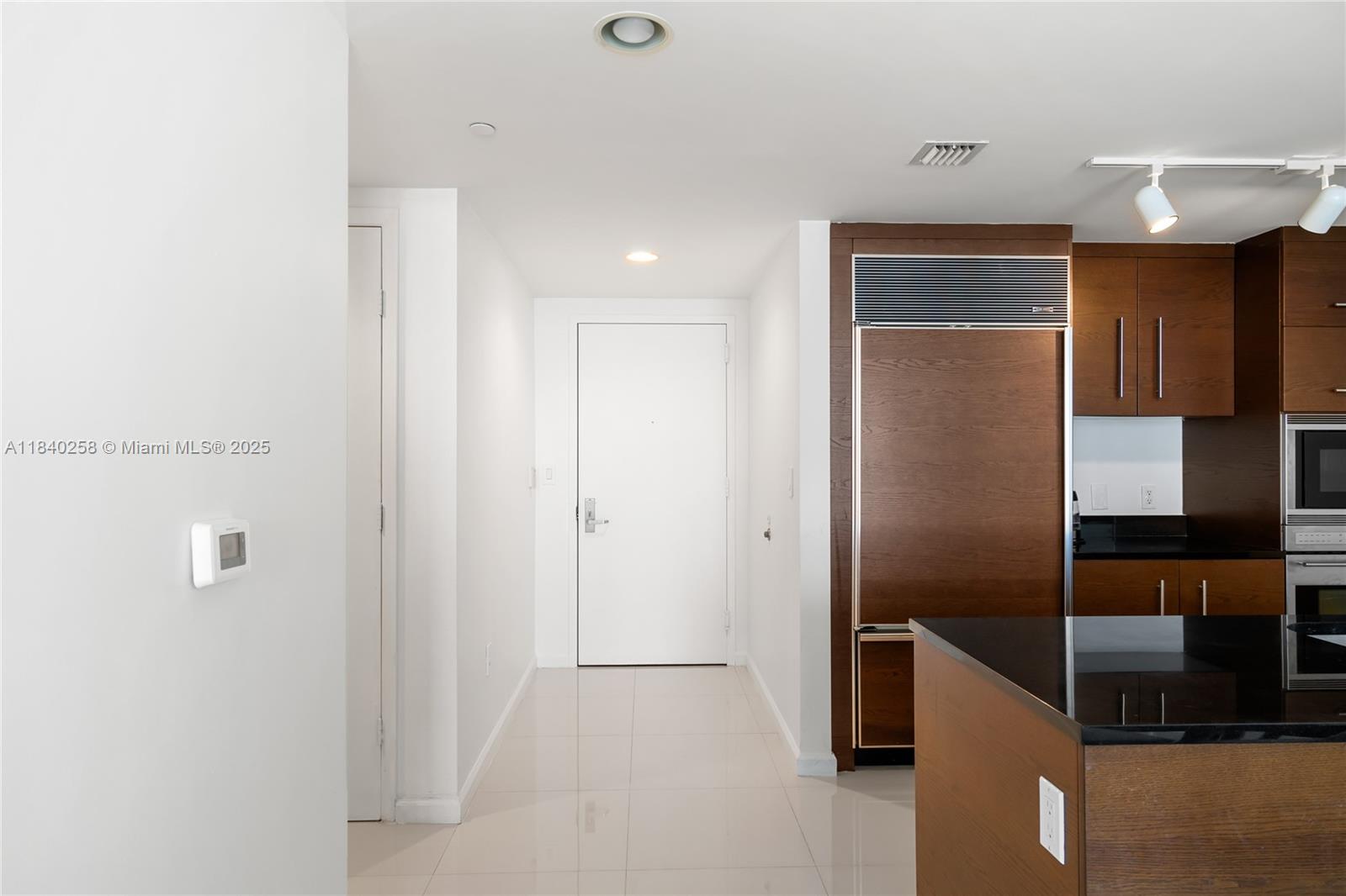 495 BRICKELL AVE #3207, Miami FL 33131