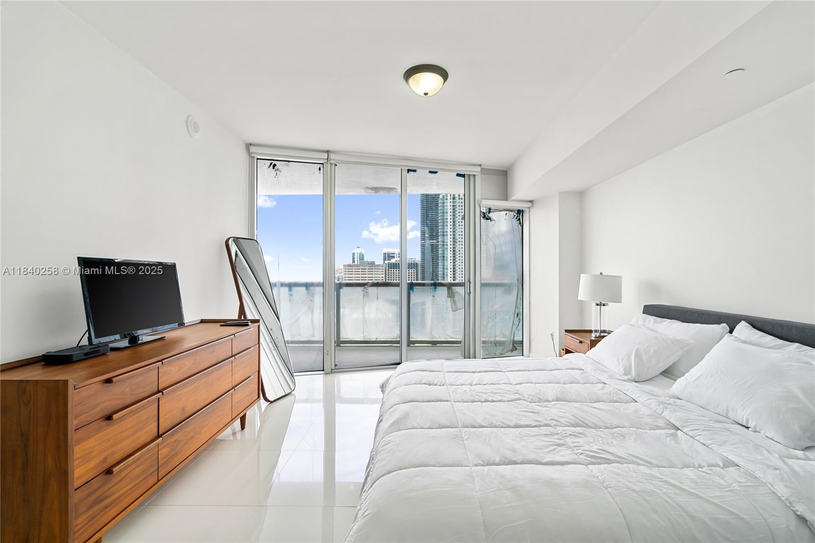 495 BRICKELL AVE #3207, Miami FL 33131
