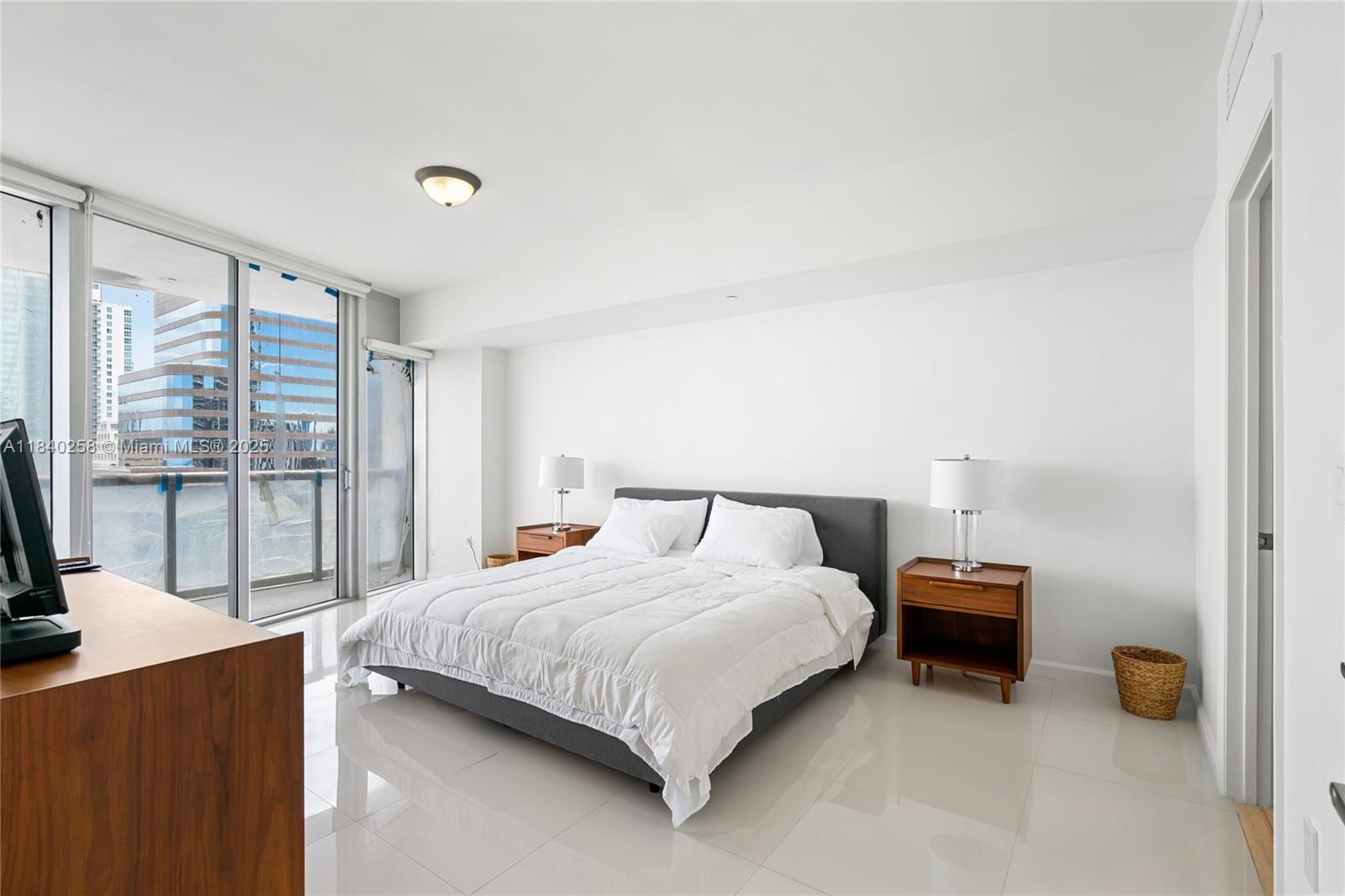 495 BRICKELL AVE #3207, Miami FL 33131