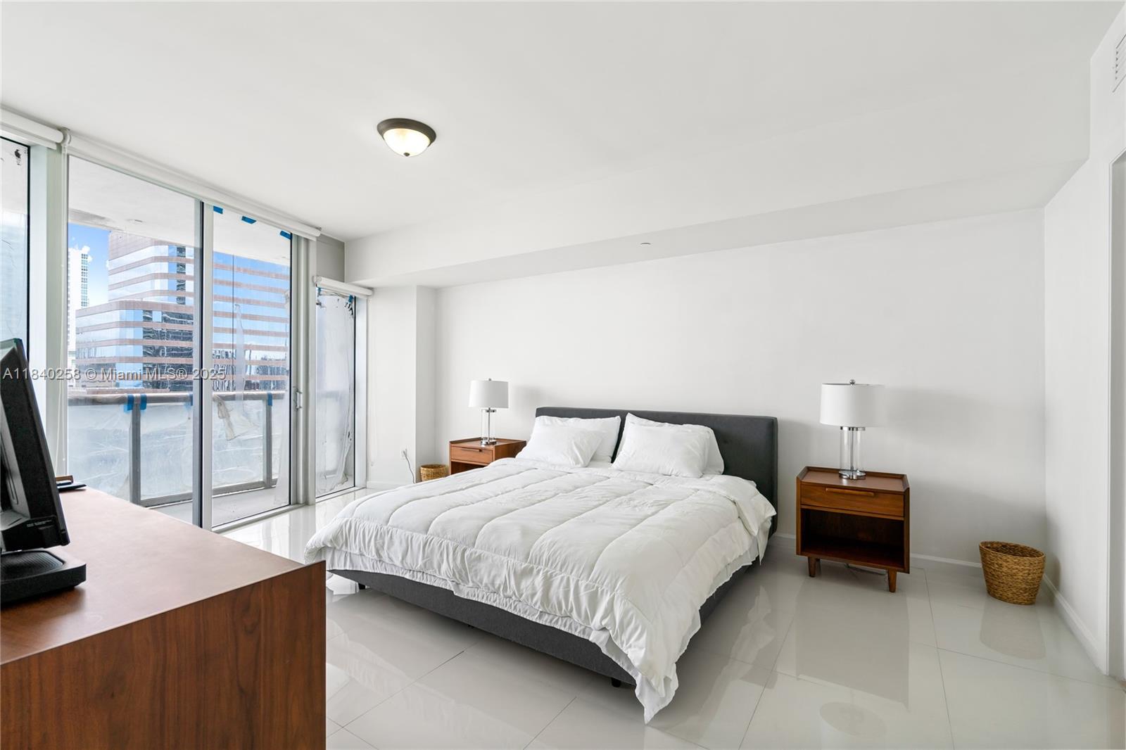 495 BRICKELL AVE #3207, Miami FL 33131