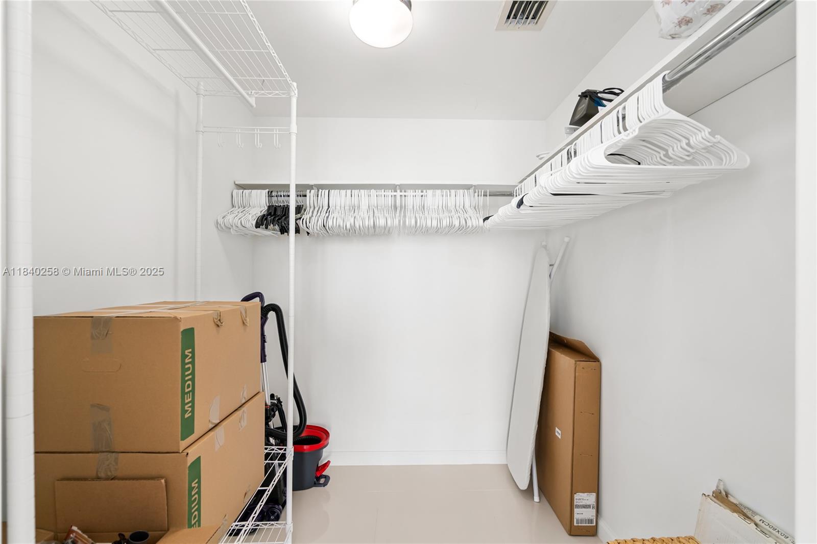 495 BRICKELL AVE #3207, Miami FL 33131