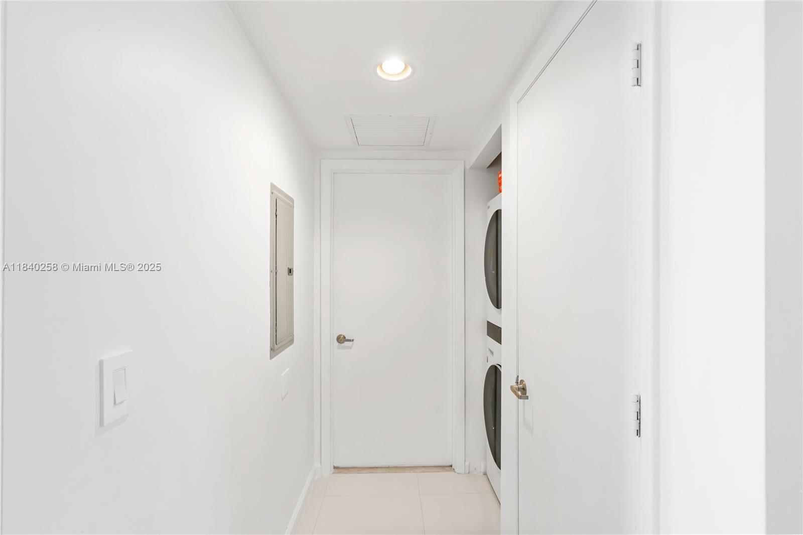 495 BRICKELL AVE #3207, Miami FL 33131
