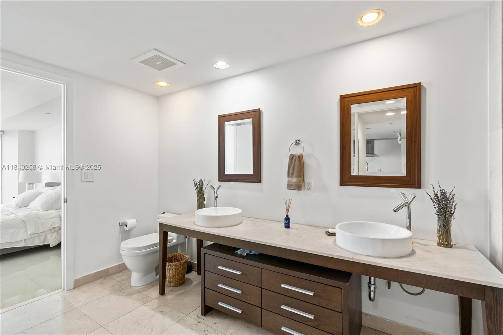 495 BRICKELL AVE #3207, Miami FL 33131