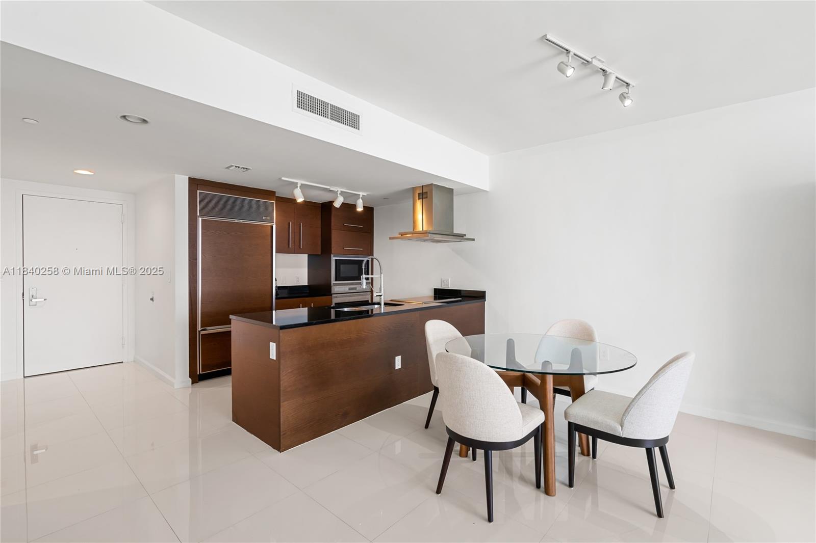 495 BRICKELL AVE #3207, Miami FL 33131
