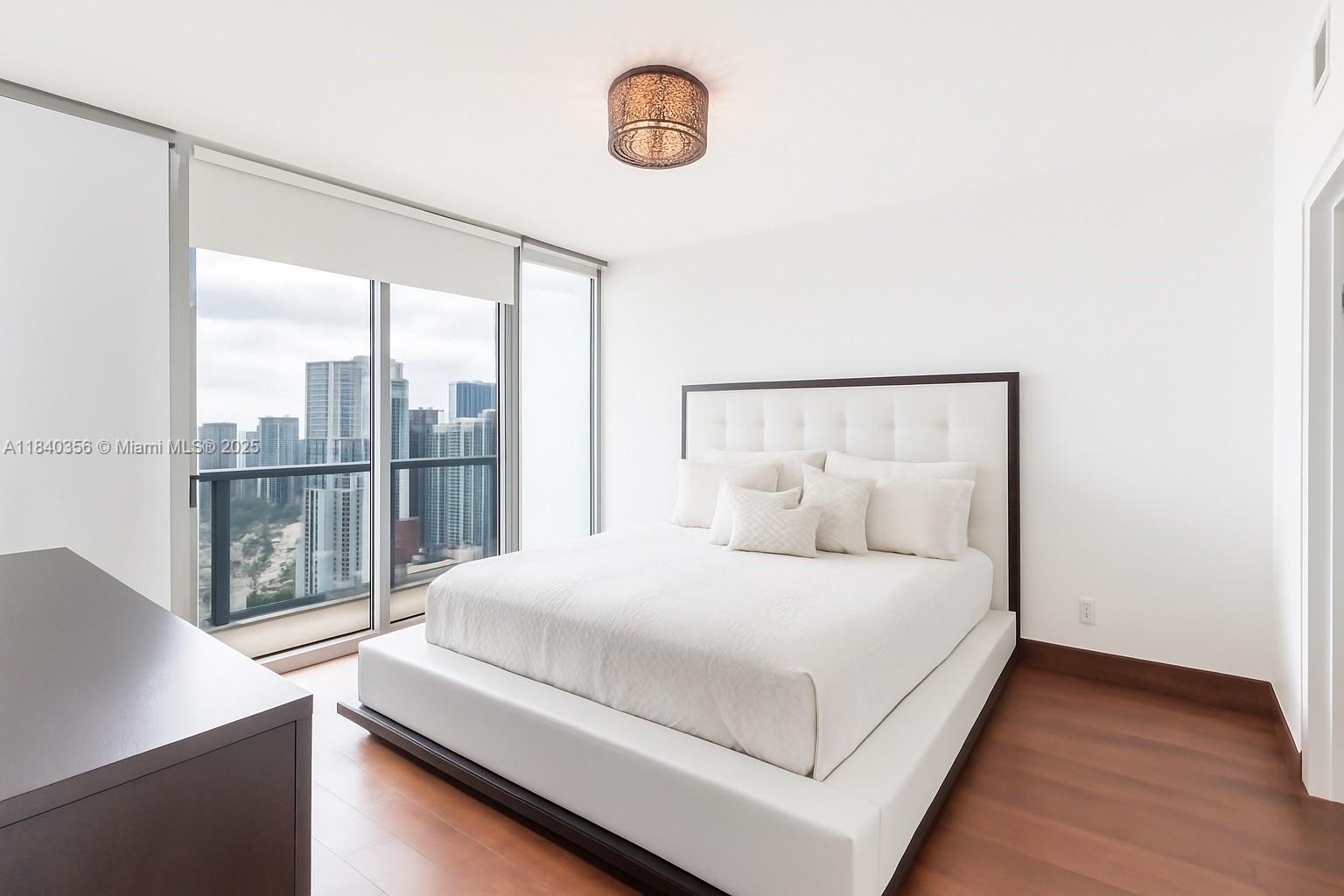 888 Biscayne Blvd #3506, Miami FL 33132