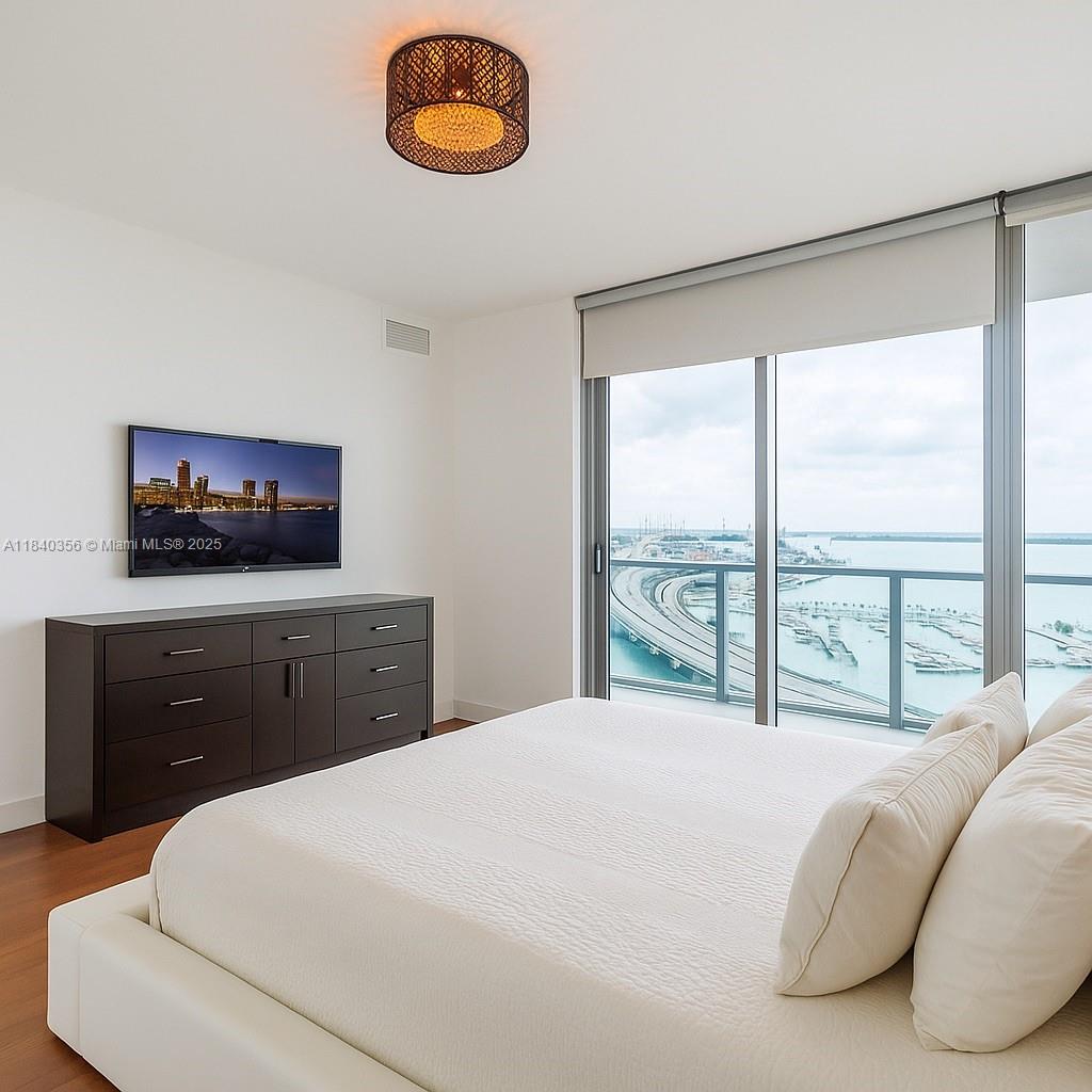 888 Biscayne Blvd #3506, Miami FL 33132
