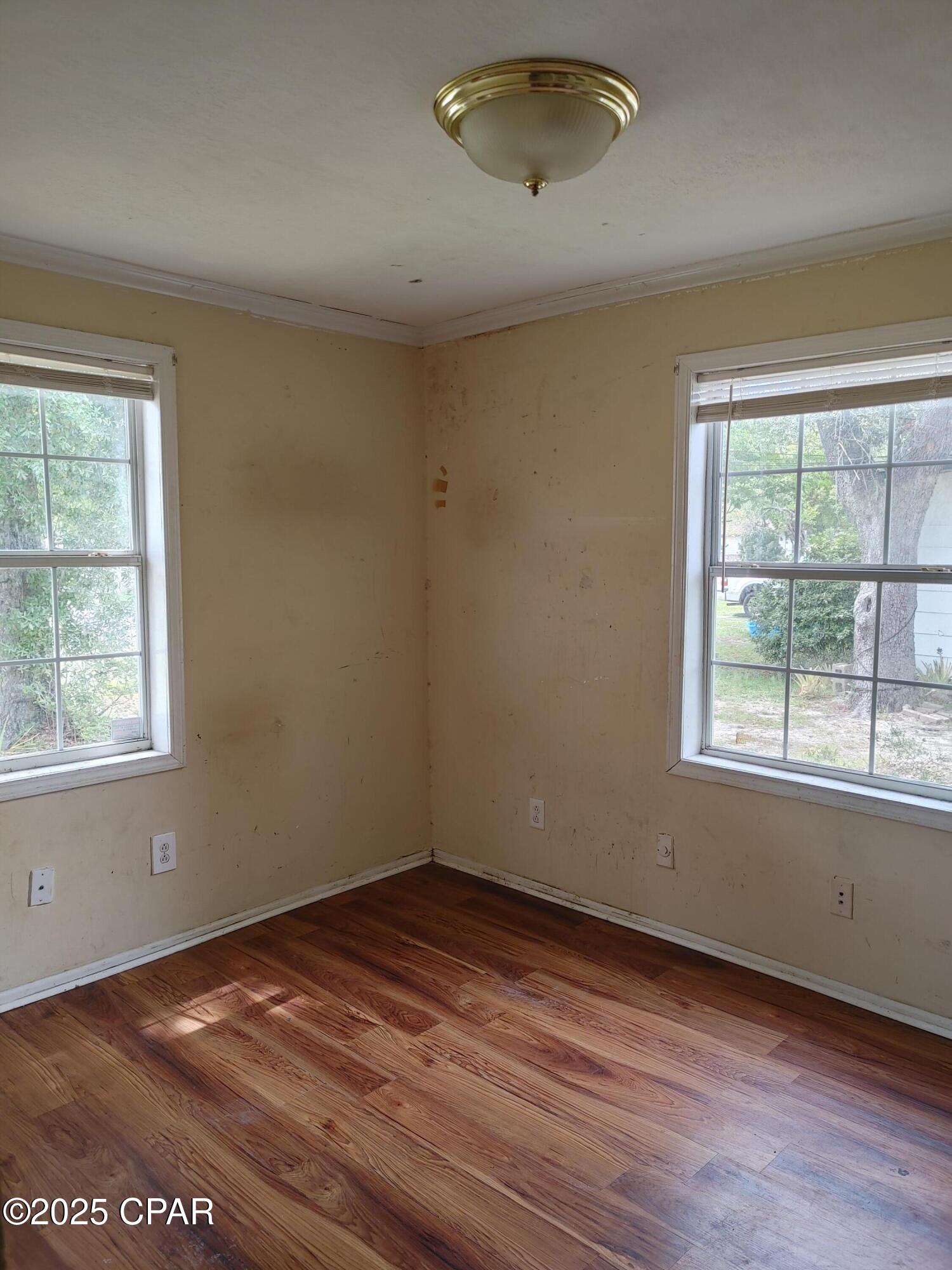 Image 8 For 1604 Drake Avenue