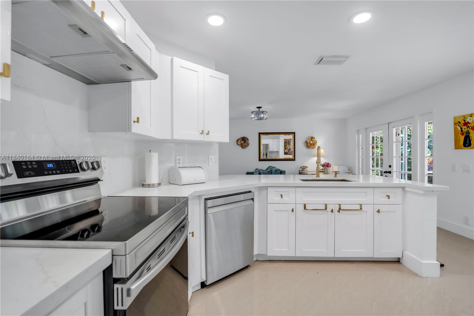 1204 Bayview Cir, Weston, Florida image 9