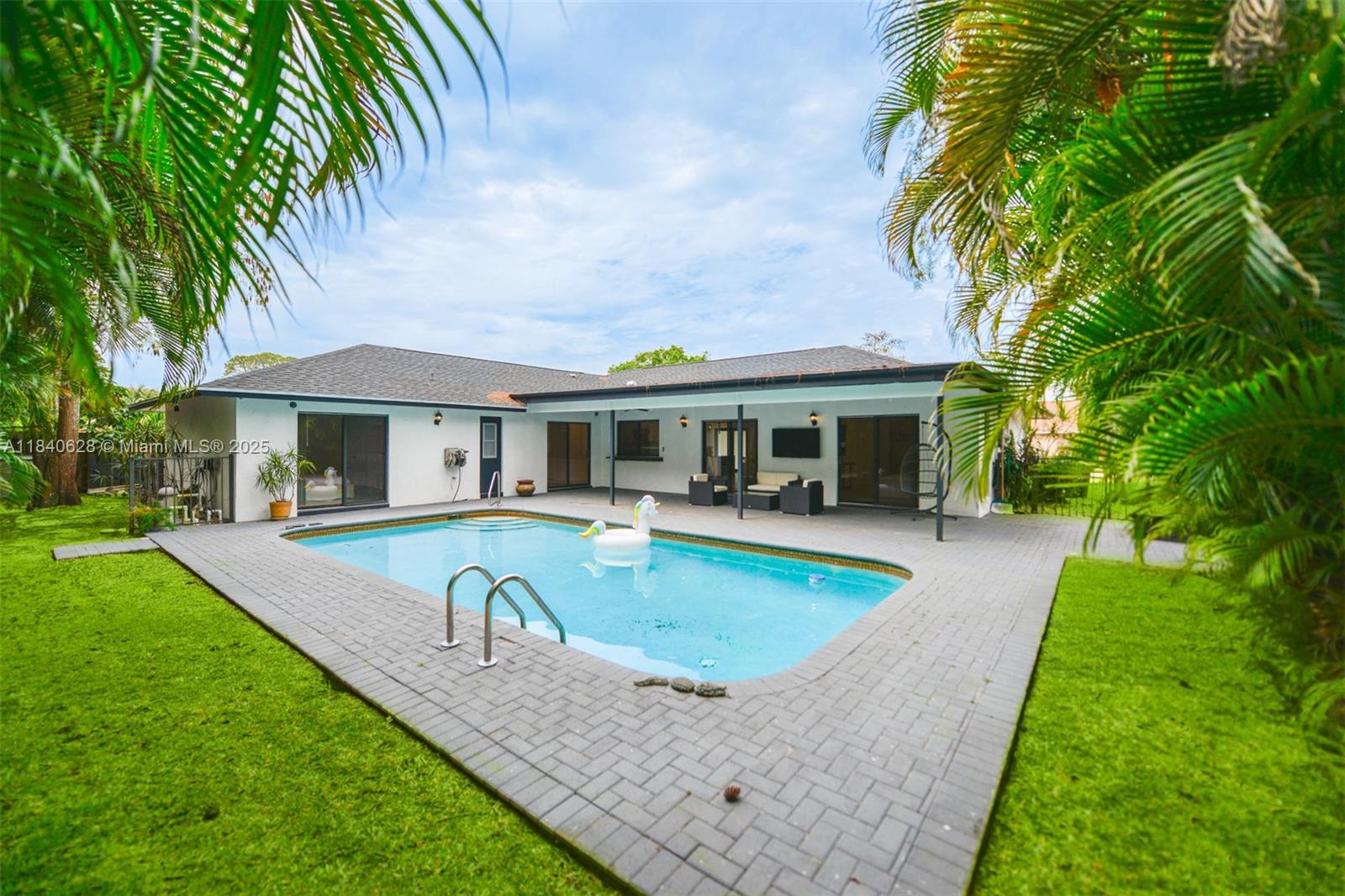 13526 Jonquil Pl, Wellington, Florida image 2