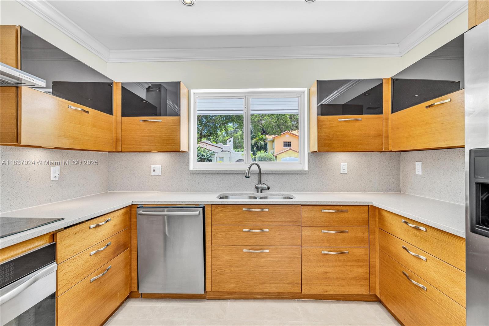911 Mariana Ave, Coral Gables, Florida image 13