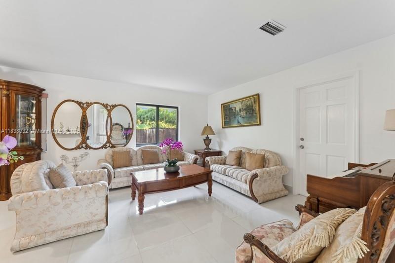 11610 NE 6th Ave, Biscayne Park, Florida image 10