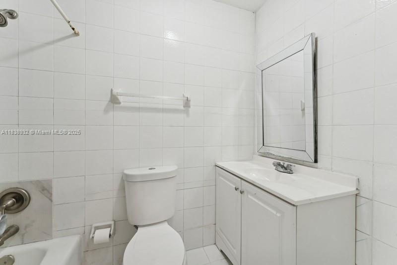 11610 NE 6th Ave, Biscayne Park, Florida image 20