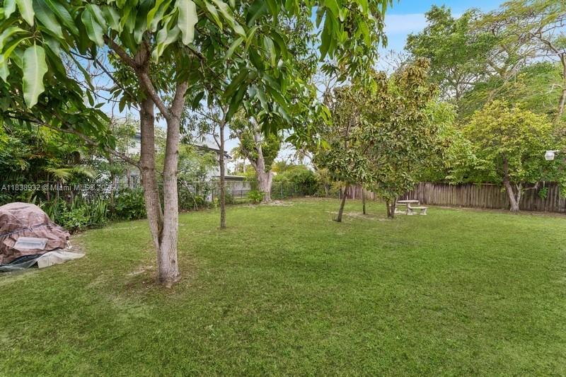 11610 NE 6th Ave, Biscayne Park, Florida image 31