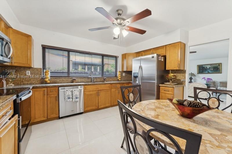 11610 NE 6th Ave, Biscayne Park, Florida image 6