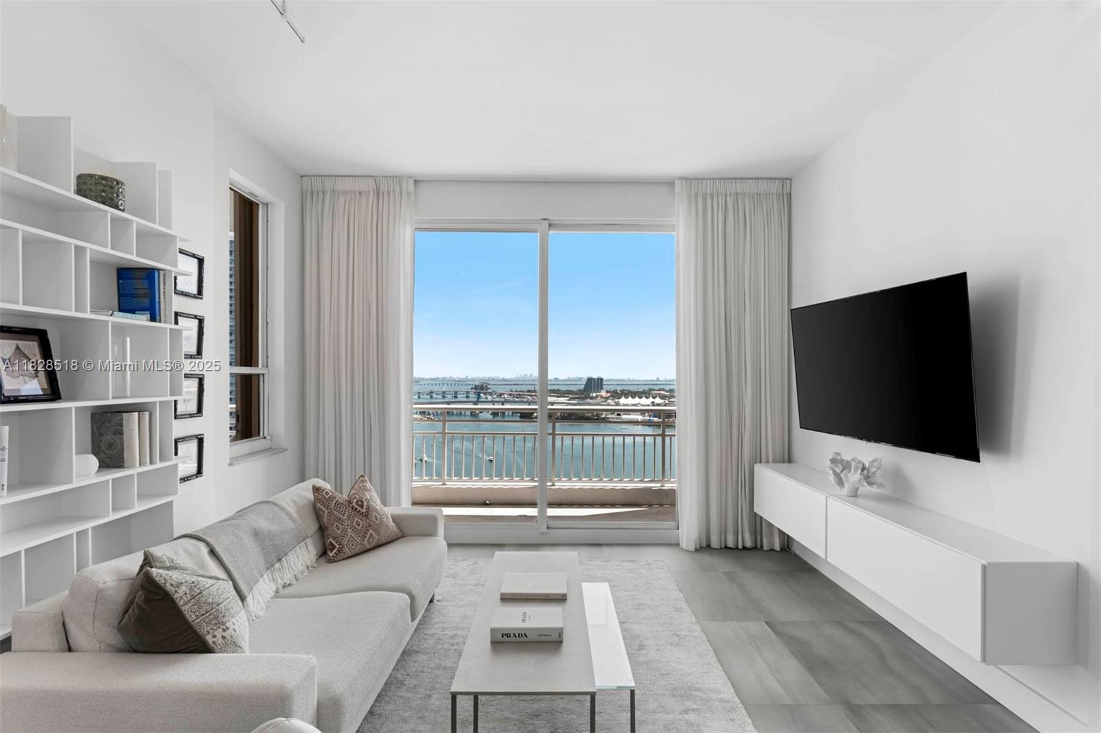 Apartamento à Venda em Miami, FL